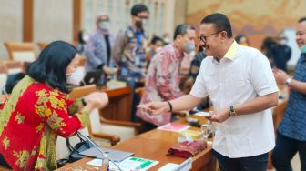 DPR Apreasi Pertumbuhan e-Commerce Indonesia yang Jadi Nomor 1 di Dunia