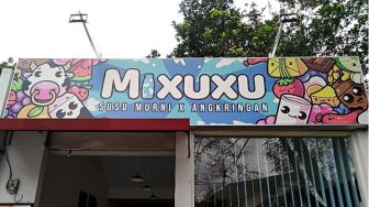 Nikmatnya Minum Susu Sambil Jajan Angkringan di Mixuxu Yogyakarta