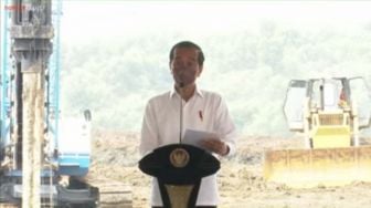 Presiden Resmikan Pabrik Baterai Kendaraan Indonesia, Terbesar di Asia Tenggara