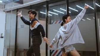 10 Potret Mesra Devano Danendra dan Naura Ayu, Kisah Cintanya Disebut Mirip Drama Korea
