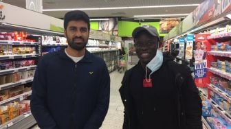 Bertemu Fan Muslim di Supermarket, Sikap Rendah Hati N'Golo Kante Banjir Pujian