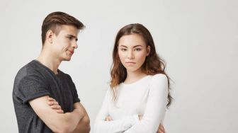 5 Topik Terlarang yang Sebaiknya Tak Disampaikan Istri Pada Suami, Bisa Bikin Rumah Tangga Runyam!