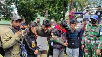 Nakes Gugur Diserang KKB, Amnesty Minta Jokowi Evaluasi Pendekatan Militer di Papua