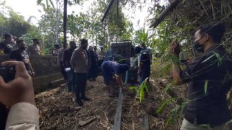 Duh! Jadi Masalah Tahunan, Ini Alasan Pelaku yang Buang Limbah Ciu ke Sungai Bengawan Solo