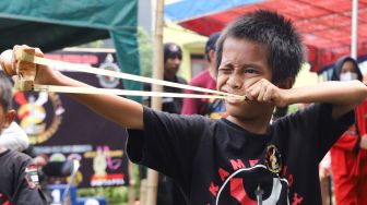 Intip Keseruan Anak-anak Beradu Ketapel