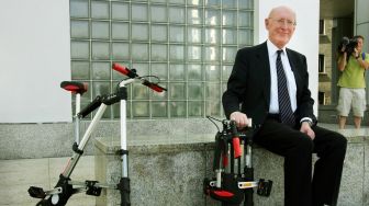 Kabar Duka, Clive Sinclair, Penemu Komputer Pribadi ZX Spectrum, Tutup Usia