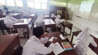 Hampir 2 Tahun Tak ke Sekolah, Siswa di Jogja Sempat Canggung Ikuti PTM