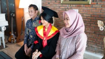 Baru Wisuda, Siti Adira Kania Putri Aldi Bragi dan Ikke Nurjanah Singgung Broken Home