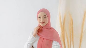 Tak Hanya Belanja, Beli Hijab yang Satu Ini Bisa Sekalian Sedekah