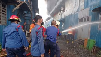 Mess Summarecon Bekasi Kebakaran, Semua Pekerja Lagi Istirahat ke Luar