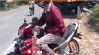 Viral! Bikin Kaget Penjual Es, Seorang Pria Melakukan Onani di Pinggir Jalan