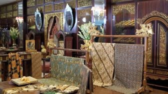 Pullman Ciawi Gandeng Batik Danar Hadi untuk Peringati Hari Batik Nasional