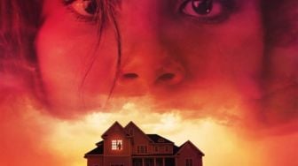 Sinopsis Film Thriller There's Someone Inside Your House