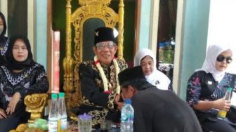 Viral Raja Iskandar Jamaluddin Firdos di Pandeglang, Ngaku Keturunan Sultan Banten