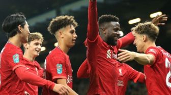 Trio Firmansah Tampil Menggila dan Bawa Liverpool Pesta Gol di Kandang Porto