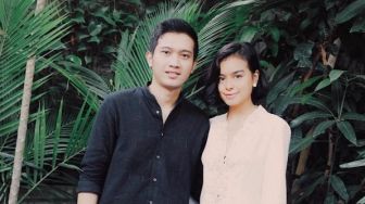 Demas Narawangsa Resmi Lamar Eva Celia, Ini Foto-Foto Kemesraan Mereka