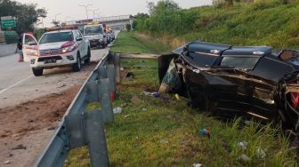 Mobil Tabrak Pembatas Jalan di Tol Terpeka, Empat Penumpang Tewas