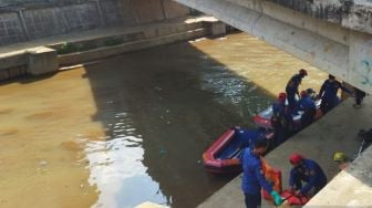 Cerita Amar Cari Remaja Tenggelam di Kali Ciliwung, 3 Kali Nyelam Ketemu Tubuh Korban