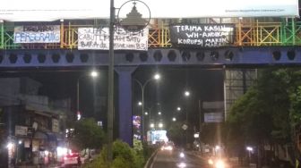 Spanduk “Terima Kasih WH Andika, Korupsi Makin Marak” Bertebaran