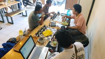 Latihan Lebih Keras, Tim Catur Kepri Lawan Pecatur Grand Master di PON Papua