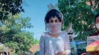 Viral, Masker Segede Gaban Pengantin Wanita Ini Bikin Netizen Salfok