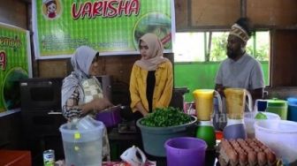 Wamoi dan Riau Episode 5: Belajar Membuat Bolu Kemojo Bersama Linda dan Uwa