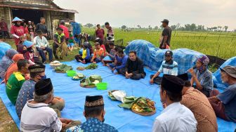 Melestarikan Tradisi Syukuran Wiwitan Padi dan Ajak Pemuda Kembali ke Sawah