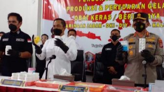 Polisi Gerebek Pabrik Obat Keras Ilegal Beromzet Rp2 Miliar Per Hari di Jogja