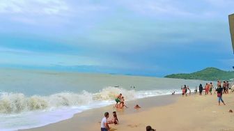 5 Wisata Pantai Pontianak: Pulau Lemukutan, Pantai Pasir Panjang, Hingga Pantai Pulau Sawi