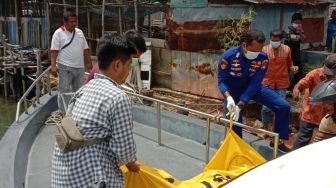 Polisi Temukan Jenazah Kecelakaan Perahu Kayu di Batam, Mengapung di Laut Bintan