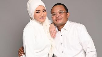 8 Artis Mualaf Karena Menikah, Kini Harmonis Bangun Rumah Tangga