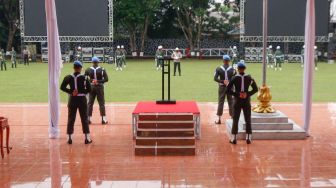 Anggota TNI dan Polri melaksanakan gladi kotor upacara Hari Kesaktian Pancasila di Monumen Pancasila Sakti, Lubang Buaya, Jakarta, Selasa (28/9).