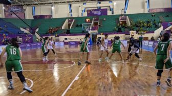 PON Papua: Tim Basket Putri Jatim Tundukkan Jateng 65-51