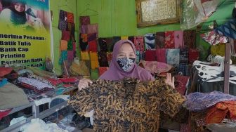 Kisah Perempuan Muslim di Semarang, Produksi Batik Khusus Jemaat Gereja se-Indonesia