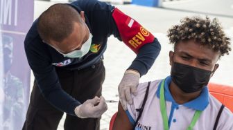 BNPB Upayakan Percepatan Vaksinasi untuk Kelancaran PON Papua