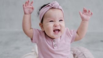 Jangan Asal, Ini Tips Pilih Baju yang Nyaman Untuk Bayi