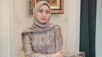 9 Pesona Vicky Alaydrus, Selebgram yang Disorot Gegara Copot Hijab