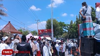Ratusan Santri di Probolinggo Unjuk Rasa Dukung KPK
