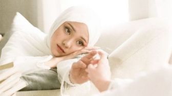 Selebgram Julia Prastini Pindah Agama, Masuk Islam Akhirnya Cinta Al Quran
