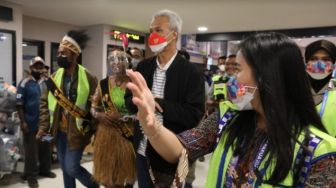 Tiba di Papua, Gubernur Ganjar Pilih Lewat Jalan Umum