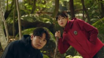 7 Pesona Jun Ji Hyun Sebagai Penjaga Gunung di Drakor Jirisan, Karakternya Kuat