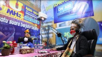 Tiba di Papua, Gubernur Ganjar Ngobrol Bersama di Radio Lokal