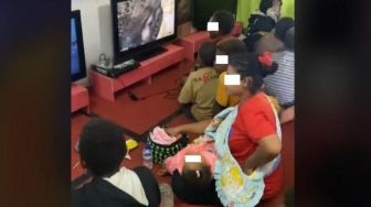 Viral Wajah Bahagia Anak Papua di Rental PS saat Popular Game Online, Netizen Decak Kagum