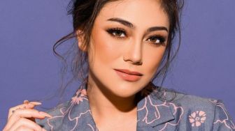 Lakukan Hal Ini Sampai Kakinya Lebam, Celine Evangeliste Menyesal!