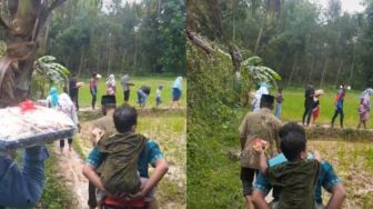 Rombongan Antar Pengantin Lewati Sawah dan Jalan Berlumpur: Berangkat Cakep Pulang Lecet