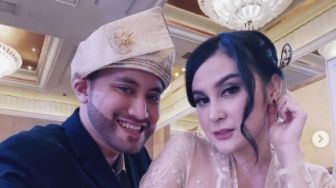 Vicy Melanie, Kevin Aprilio Ngidam Makan di Bandara