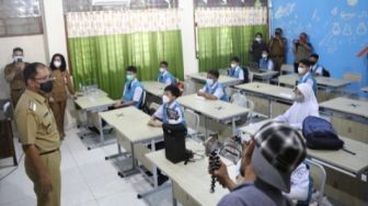 Sekolah dan Takziyah Picu Peningkatan Kasus Covid-19 di 126 Daerah