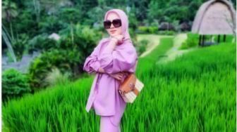 Bagikan Foto Tanpa Hijab, Syahrini Dinyiyirin Netizen