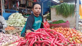 Pedagang Pasar Baru Senang, Harga Telur Turun, Cabai Merah Normal