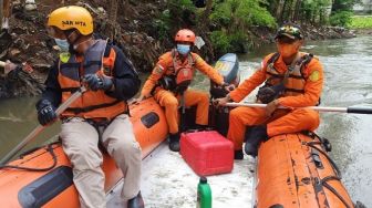 Pencarian Hari ke-4, Tim SAR Gabungan Temukan Jasad Remaja Tenggelam di Kali Cipinang